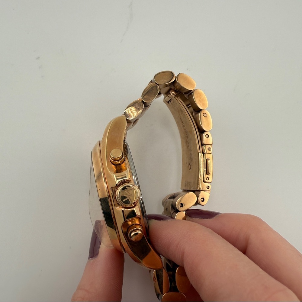Michael Kors Bradshaw Gold Toned Wrist Watch - Picture 4 of 6